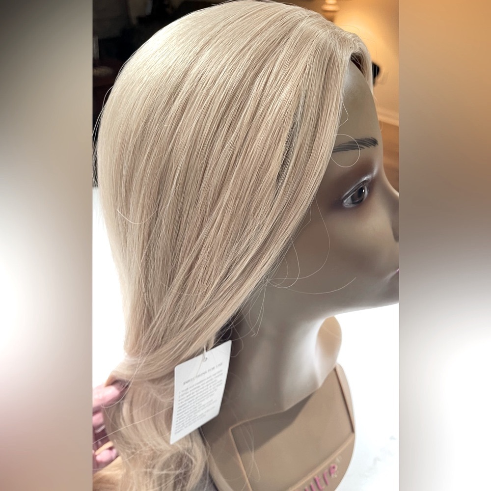 HAIR, 30” center part, light layer, Blonde - Picture 8 of 10